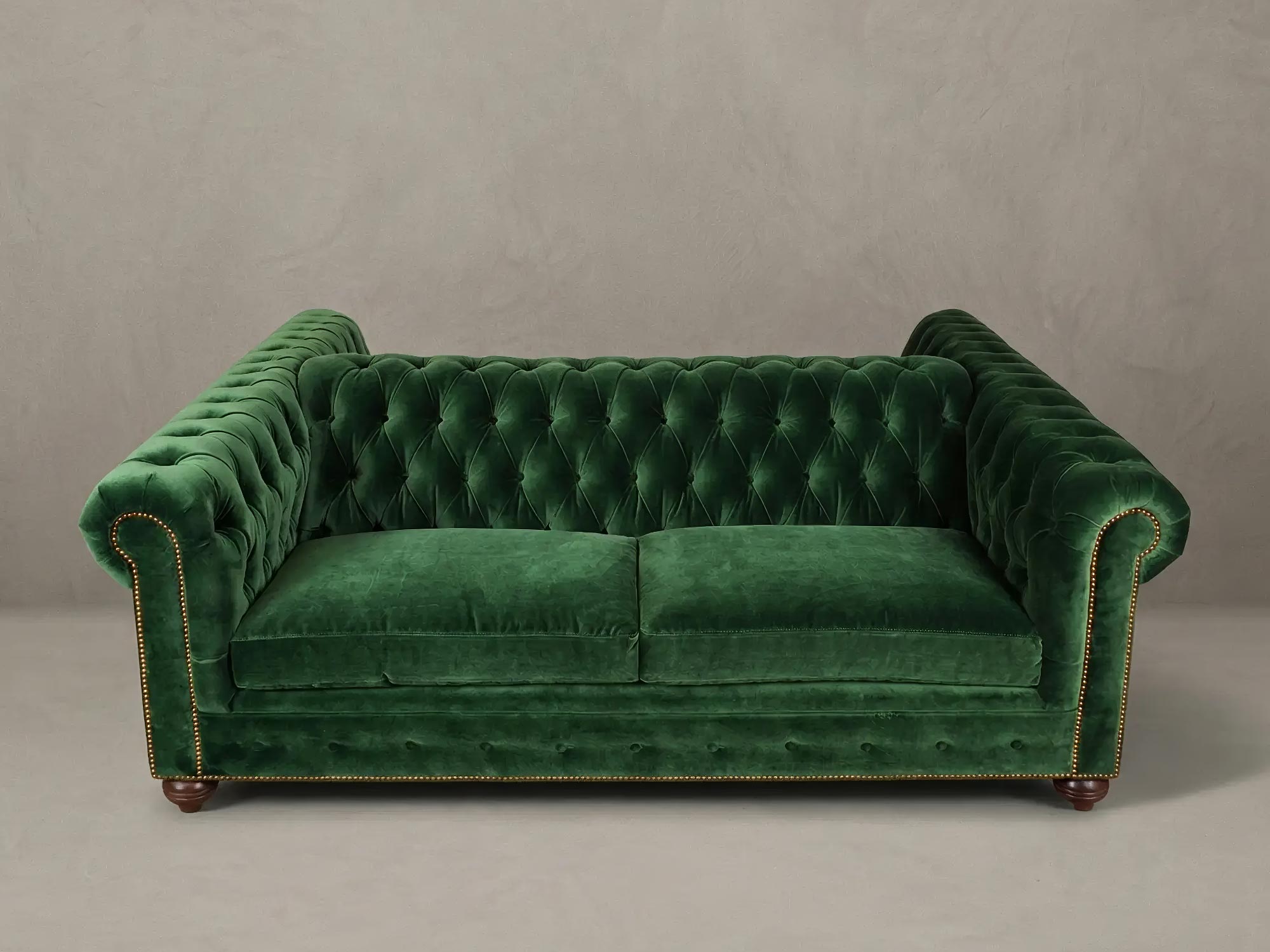 85 dual-sided Chesterfield sofa in Como Emerald green velvet